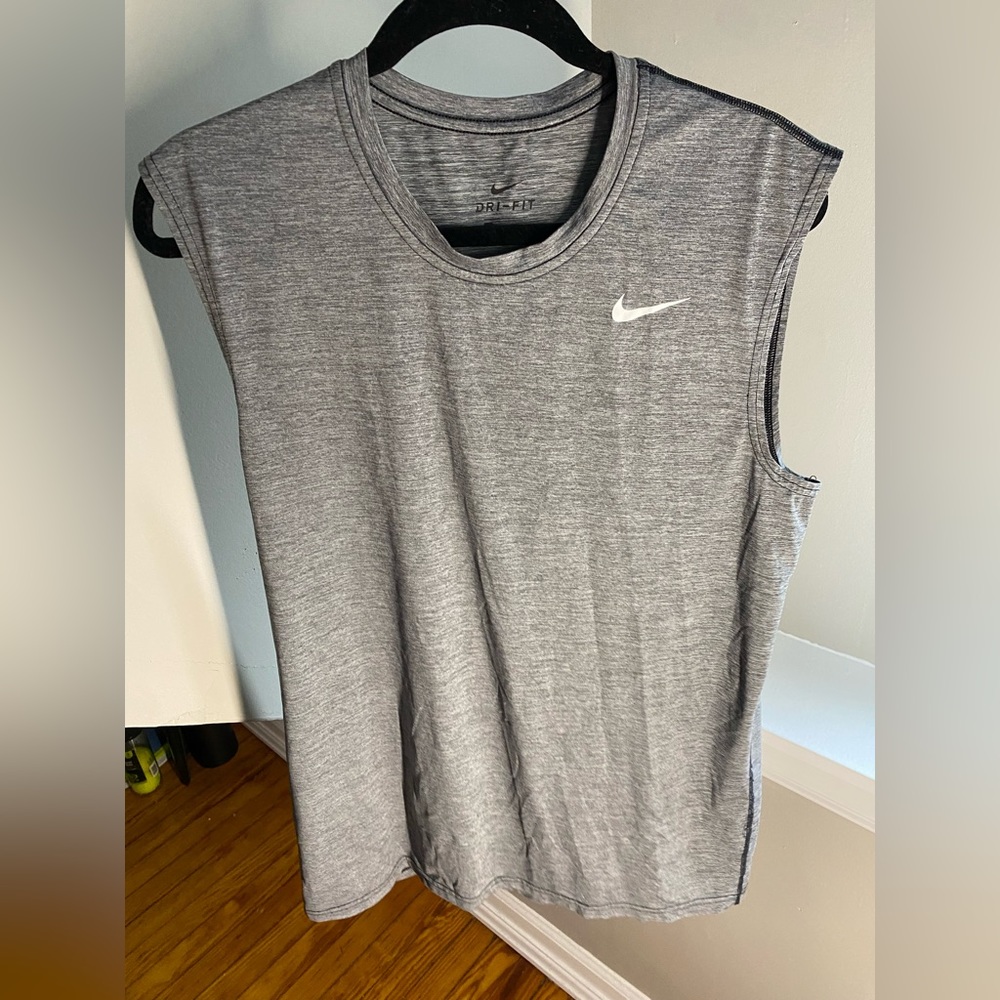 Nike Dri-Fit No sleeve L